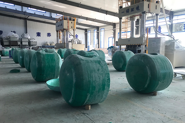 清理玻璃鋼化糞池的時(shí)候要注意些什么 清理玻璃鋼化糞池的時(shí)候要注意些什么